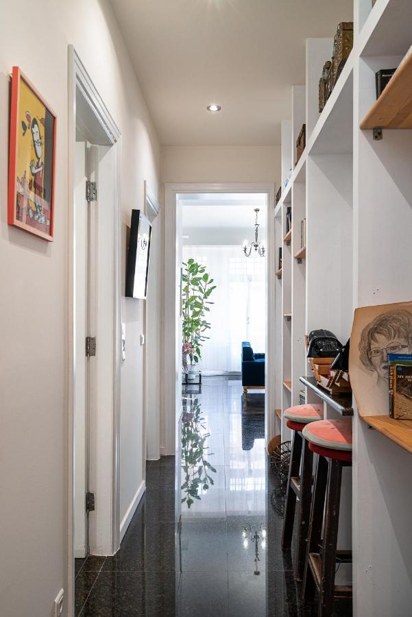 Spacious & Artistic Retro 2Bd Apt With Sauna أثينا المظهر الخارجي الصورة