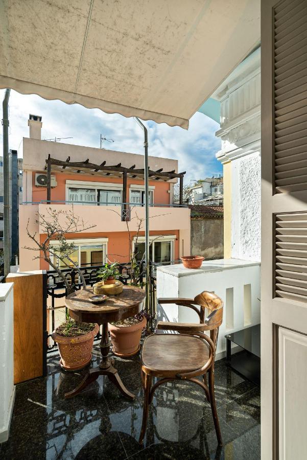 Spacious & Artistic Retro 2Bd Apt With Sauna أثينا المظهر الخارجي الصورة