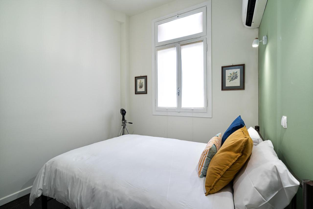 Spacious & Artistic Retro 2Bd Apt With Sauna أثينا المظهر الخارجي الصورة
